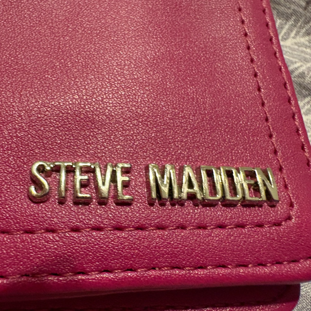 NWT Steve Madden pink Fuschia faux leather bifold wallet - Picture 5 of 9